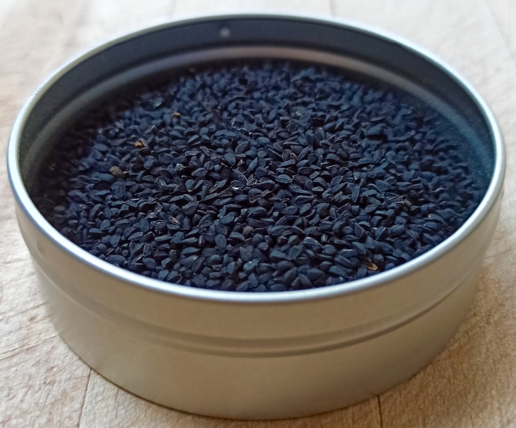 Graines de nigelle 4 Graines de nigelle dans une boîte